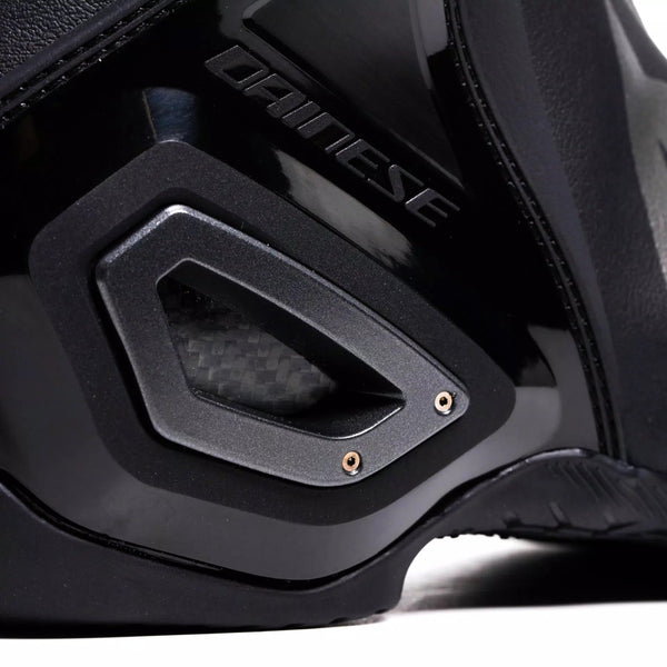 Dainese Axial 2 motorcycle boots men black – race and road boot with magnesium protectors
