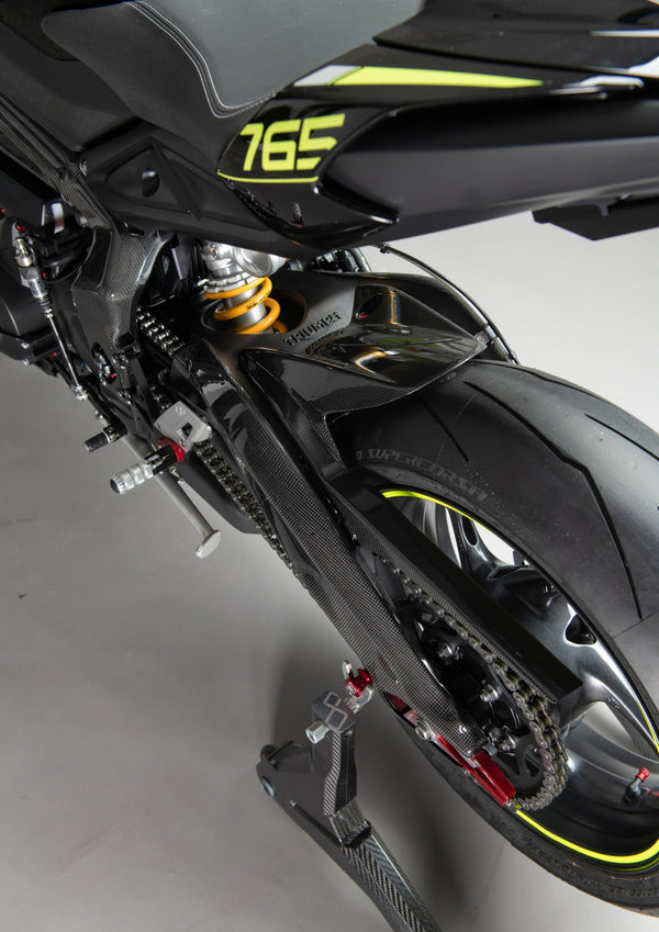 LighTech CART2420 high-gloss carbon rear mudguard for Triumph Street Triple 765