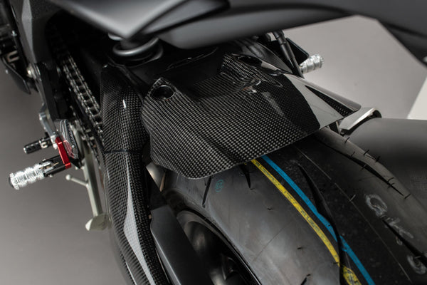 LighTech CARY5020 gloss carbon rear mudguard for Yamaha YZF-R1/M 2015–2026