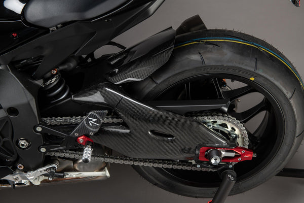 LighTech CARY5020 gloss carbon rear mudguard for Yamaha YZF-R1/M 2015–2026