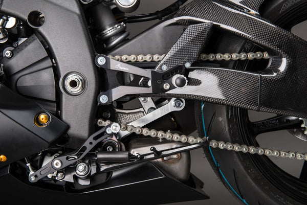 LighTech CARY9961 high-gloss carbon swingarm cover for Yamaha YZF-R6 RJ27