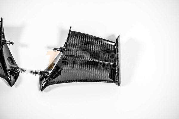 AP Carbon Line 200g carbon winglets for Ducati Panigale V4 R 2026, clear-lacquered finish, pair