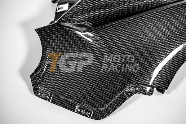 AP Carbon Line 200g carbon right side fairing panel for Ducati Panigale V4 R 2026