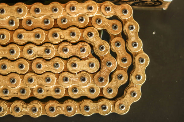 D.I.D 520ERV7 X-Ring chain 520 gold open with rivet link