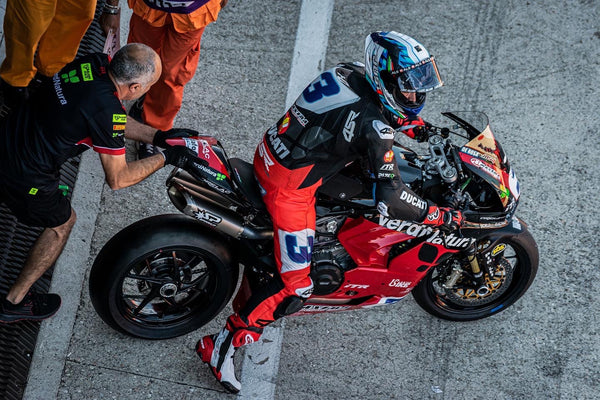 Spark Exhaust GDU8836 SSP titanium full exhaust system on Ducati Panigale V2 955