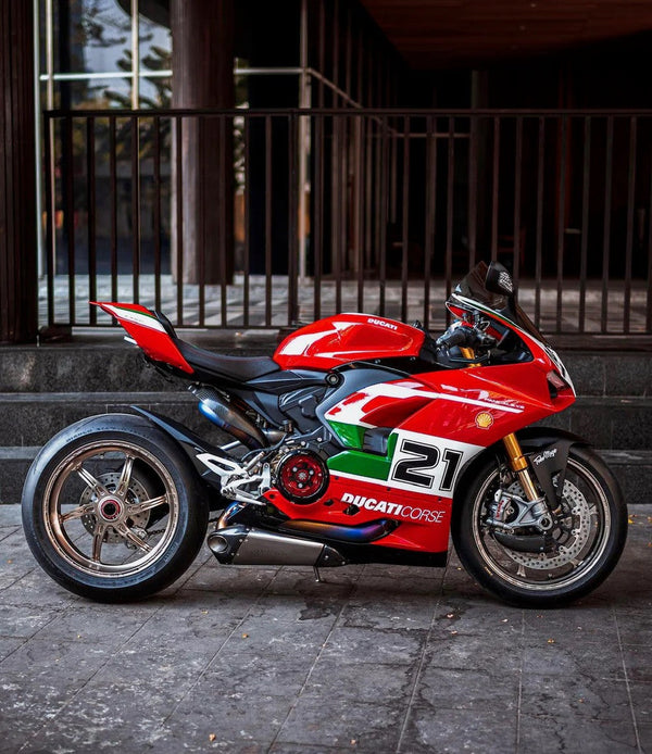 Vandemon Low Titanium full exhaust system on Ducati Panigale V2 955, naturally brushed finish