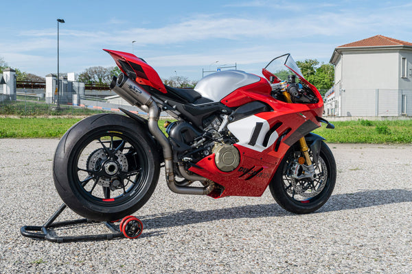 Spark GDU8842DYNO stainless steel half-system with titanium DYNO silencers on Ducati Panigale V4
