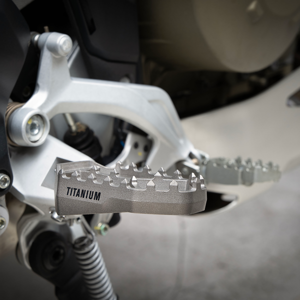 Akrapovic footpeg Ducati MULTISTRADA V2 F-D12T1