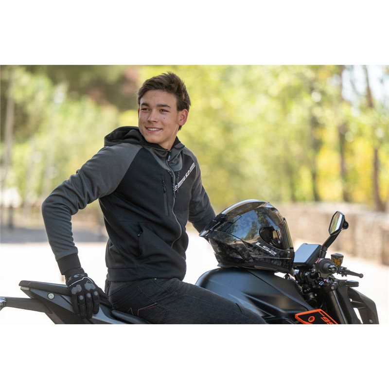 LS2 FF807 Dragon Carbon Helmet – Forged Gloss Carbon – in use