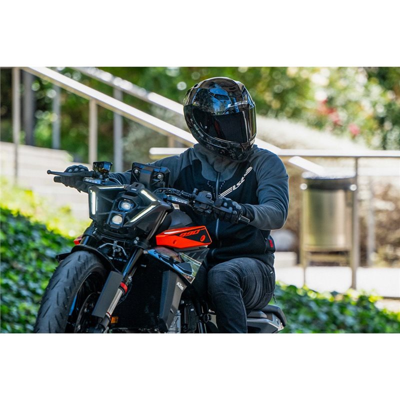LS2 FF807 Dragon Carbon Helmet – Forged Gloss Carbon – in use
