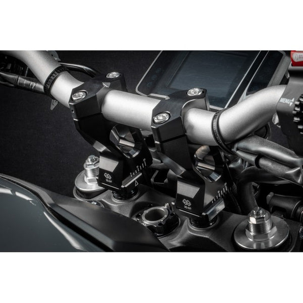 Gilles 2DGT 2DGT-04-17-B, fitted to a motorcycle