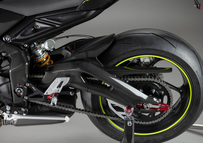 LighTech CART2460 gloss carbon swingarm covers for Triumph Street Triple 765