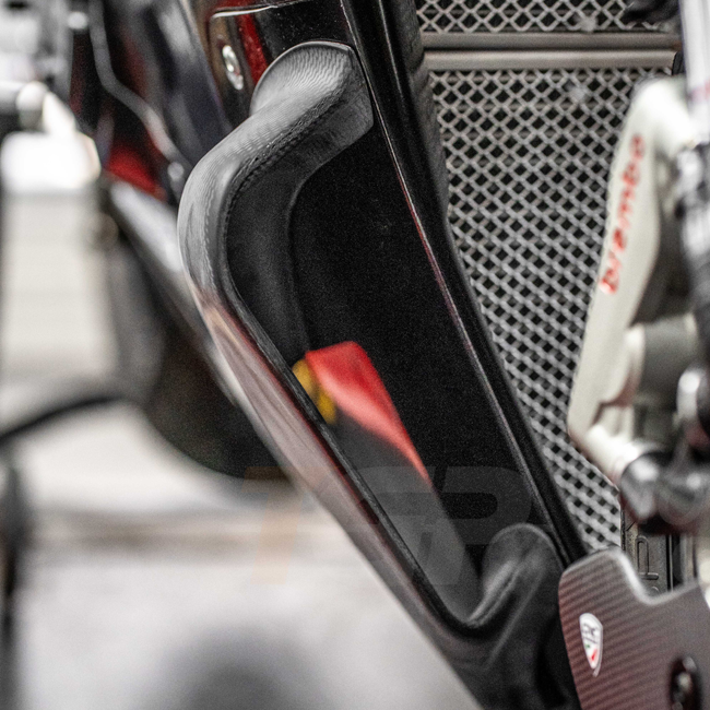 AP Carbon Line Lavatex corner sidepods set for Ducati Panigale V4/S/R 2025-2026