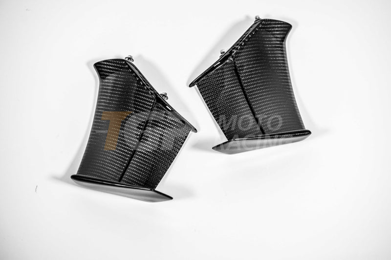 AP Carbon Line 200g carbon winglets for Ducati Panigale V4 R 2026, clear-lacquered finish, pair