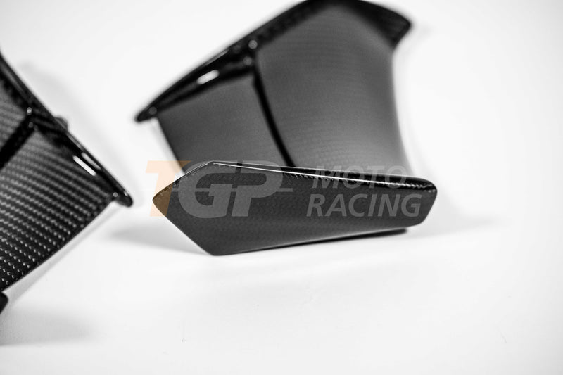 AP Carbon Line 200g carbon winglets for Ducati Panigale V4 R 2026, clear-lacquered finish, pair