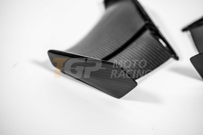 AP Carbon Line 200g carbon winglets for Ducati Panigale V4 R 2026, clear-lacquered finish, pair