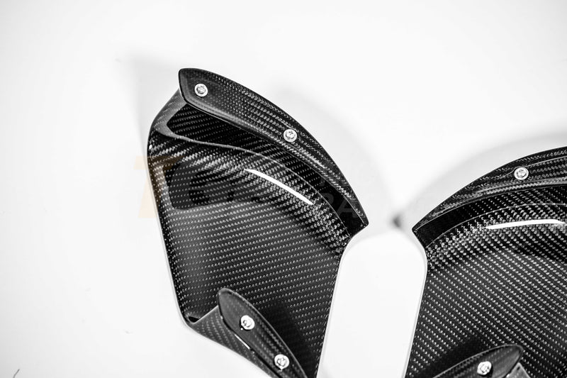 AP Carbon Line 200g carbon corner sidepods set for Ducati Panigale V4/S/R 2025-2026, clear-lacquered finish