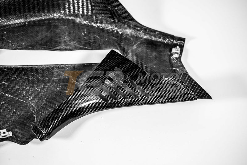 AP Carbon Line 200g carbon left side panel for Ducati Panigale V4 R 2026
