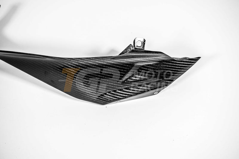 AP Carbon Line 200g carbon right rear fairing panel for Ducati Panigale V4/S/R 2025-2026