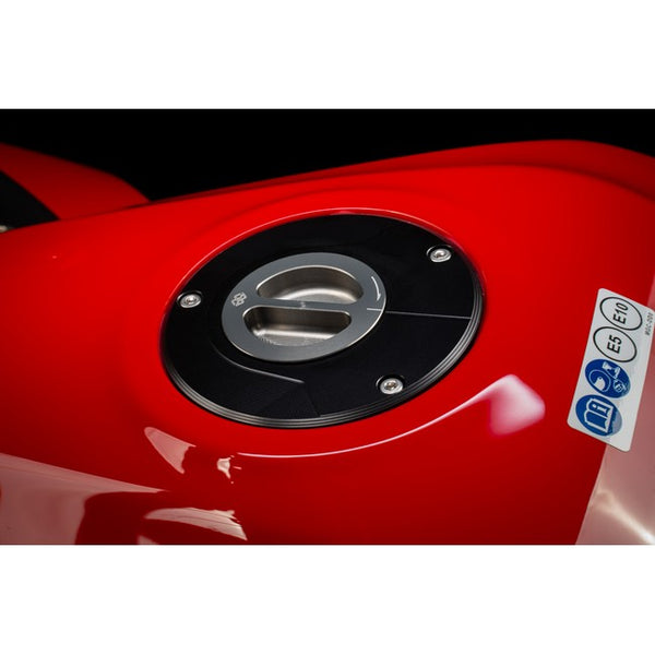 Gilles FCAP fuel cap fitted to a Honda CBR500R