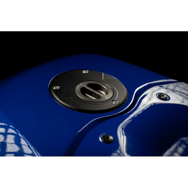 Gilles FCAP fuel cap fitted to a Yamaha R9