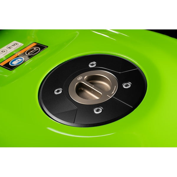 Gilles FCAP fuel cap fitted to a Kawasaki ZX-4R