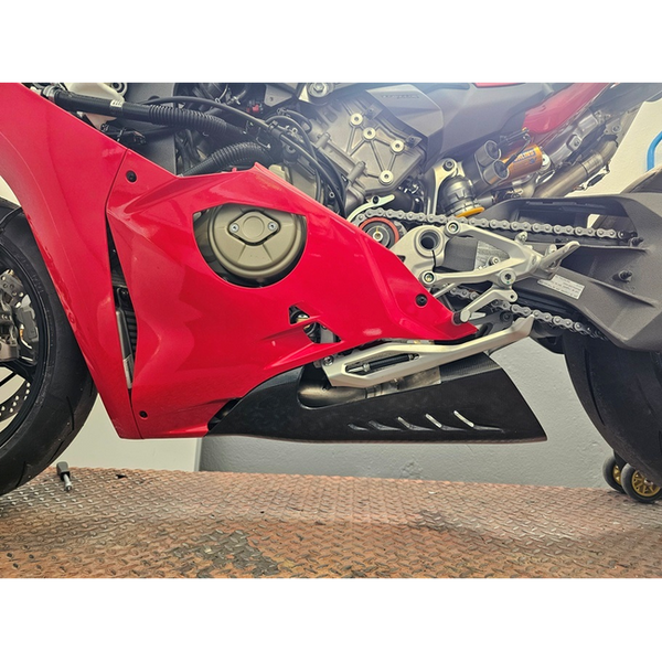 Fullsix carbon belly pan for Ducati Panigale V4 R 2026 – view 4