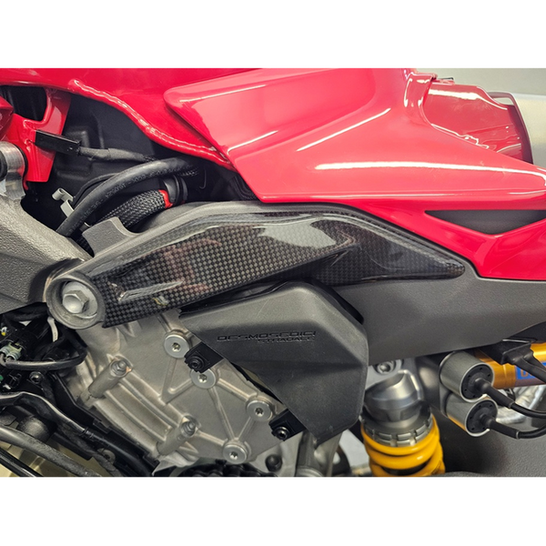 Fullsix carbon rear frame covers for Ducati Panigale V4 R 2026 – view 4