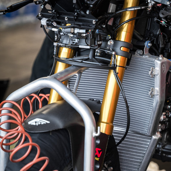 Feel Racing racing front brake lines fitted to a Ducati Panigale V2 890 front end