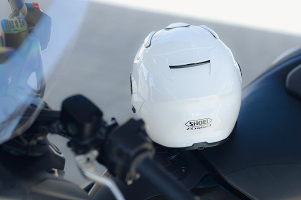 Shoei J-Cruise 3 White – in use