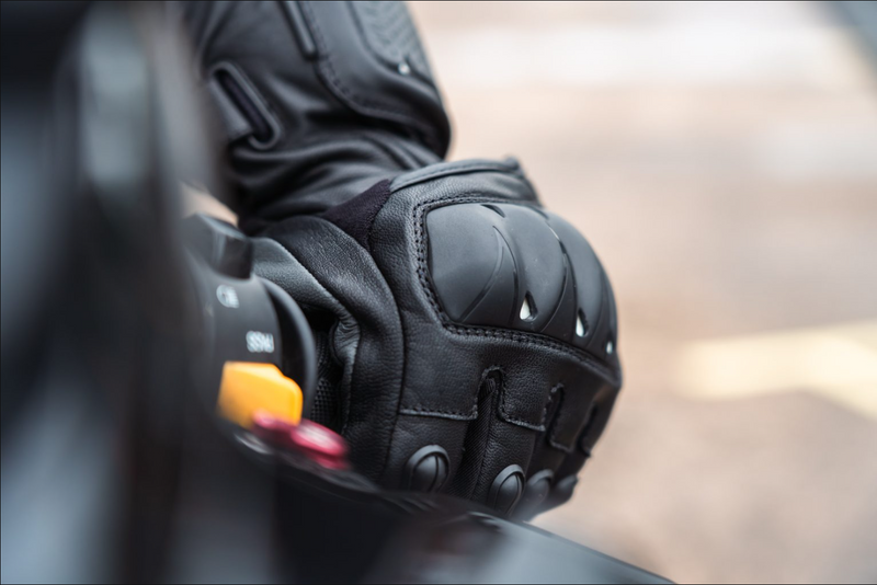Knox Oulton MK2 men's sport leather motorcycle gloves in Black/White