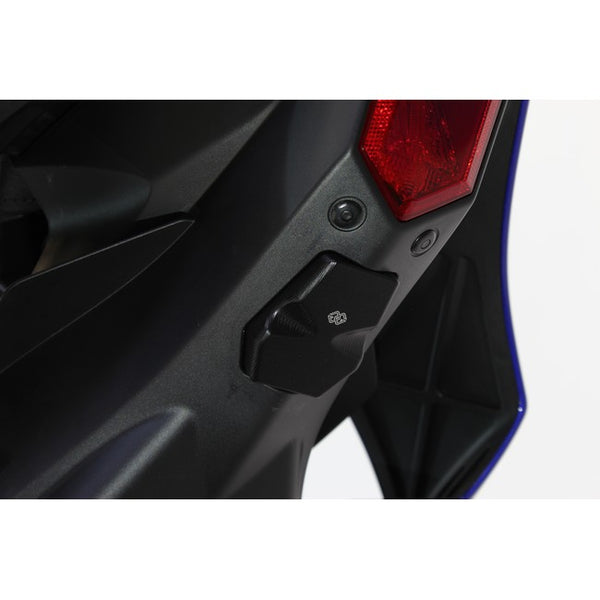 Gilles RCK race cover kit fitted to a motorcycle, view 3