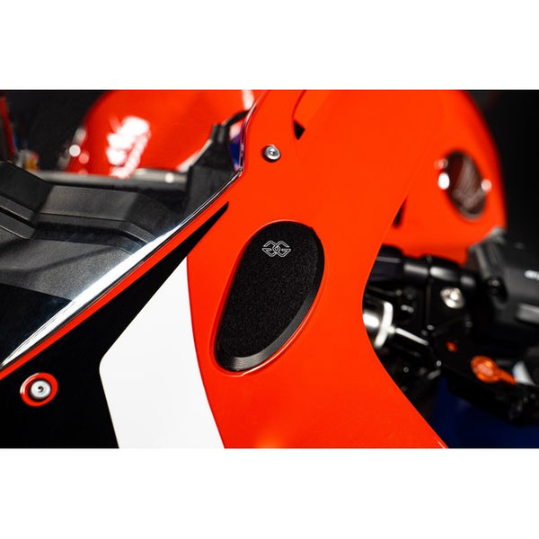 Gilles RCK race cover kit fitted to a Honda Fireblade SC82, view 3