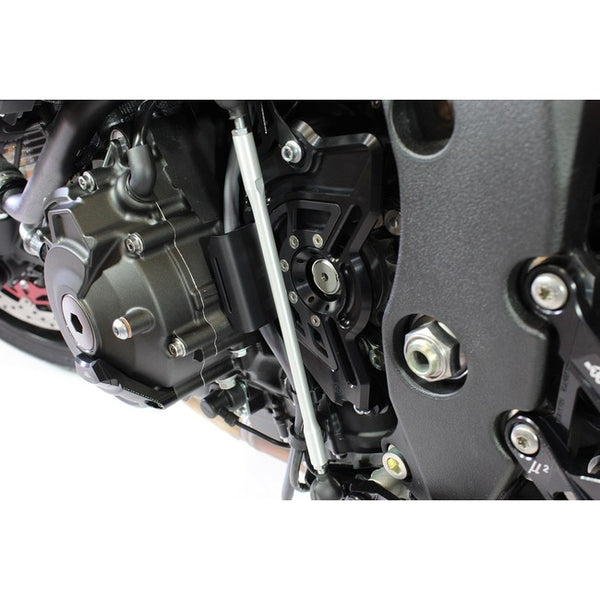 Gilles SC-03 sprocket cover fitted to a motorcycle, shown with other Gilles parts