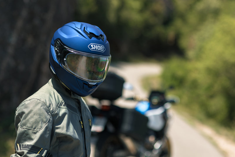 Shoei GT-Air3 Matt Blue Metallic – Sport-Touring Helmet with Sun Visor ECE 22.06 – in use