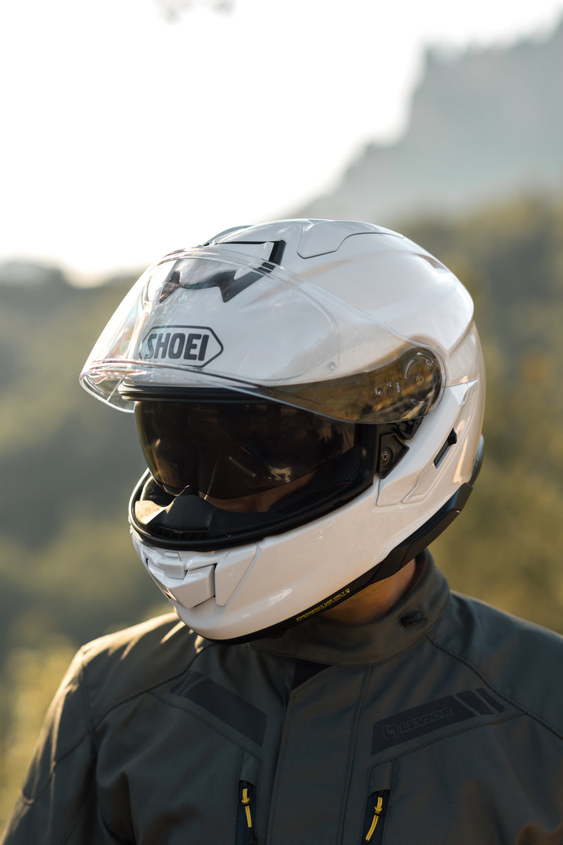 Shoei GT-Air3 White – Sport-Touring Helmet with Sun Visor ECE 22.06 – in use
