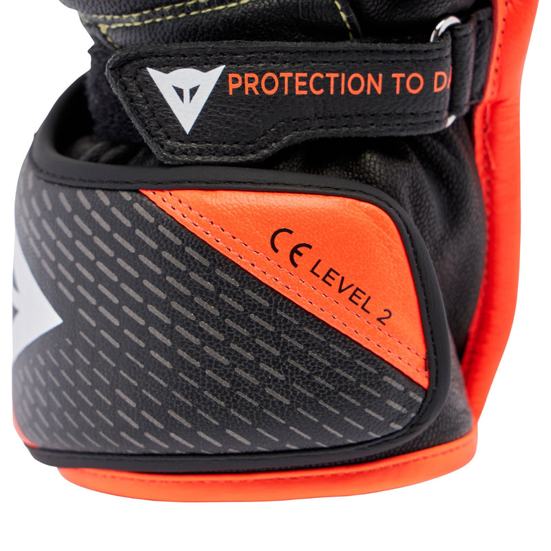 Dainese Full Metal 7 Racing motorcycle gloves in black and red
