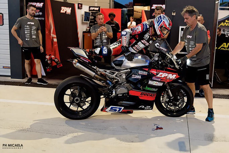 Spark Exhaust GDU8836 SSP titanium full exhaust system on Ducati Panigale V2 955