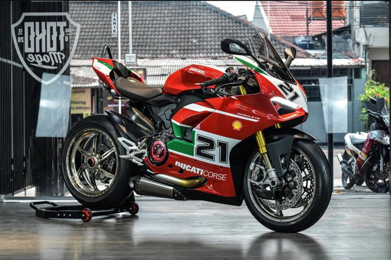 Vandemon Low Titanium full exhaust system on Ducati Panigale V2 955, naturally brushed finish
