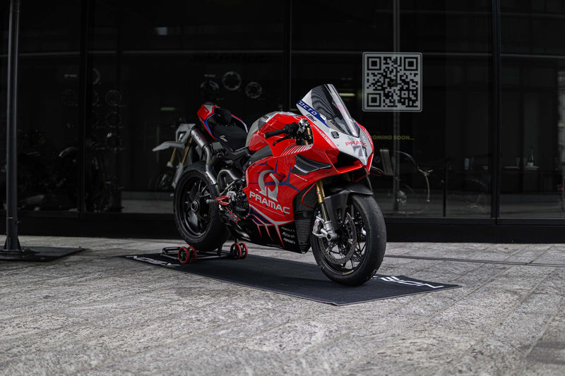 Spark GDU8842DYNO stainless steel half-system with titanium DYNO silencers on Ducati Panigale V4
