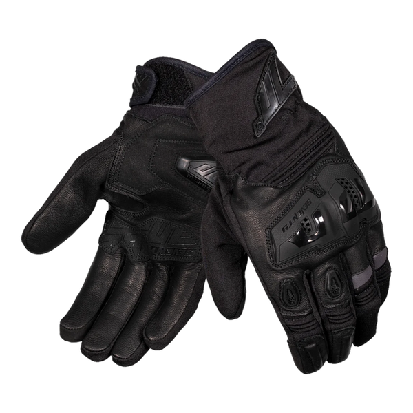 Seventy Degrees dragonfly Black