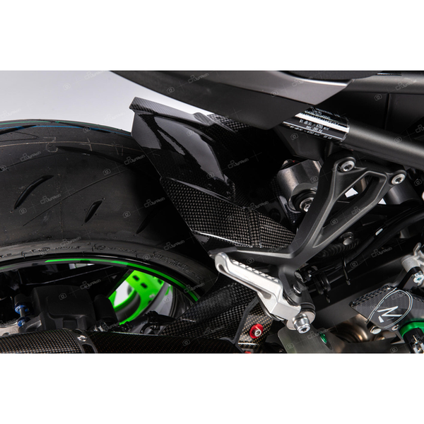 LighTech CARK8020 carbon part for Kawasaki Z900 – fitted to the bike