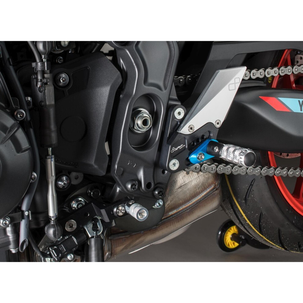 LighTech FTRYA017 adjustable rearsets for Yamaha TRACER 9 – fitted to the bike