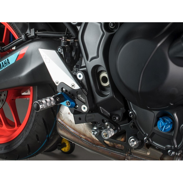 LighTech FTRYA017 adjustable rearsets for Yamaha TRACER 9 – fitted to the bike 3